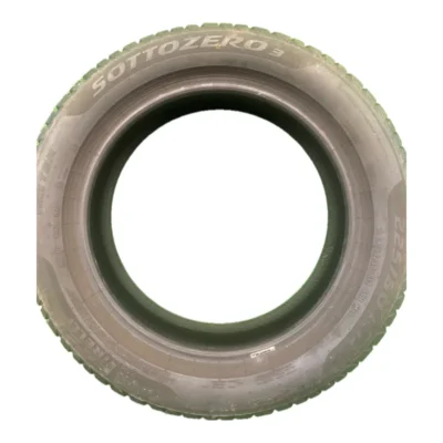 Pirelli Winter SOTTOZERO 3 225/50 R17 98H usato