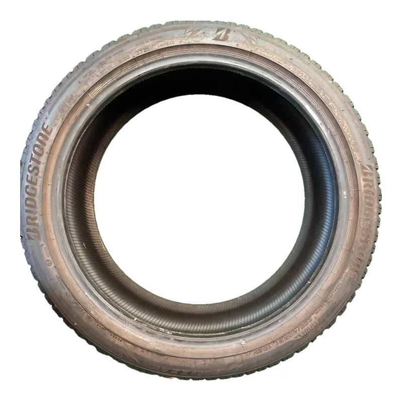 Bridgestone Blizzak LM005 255/40 R21 usato
