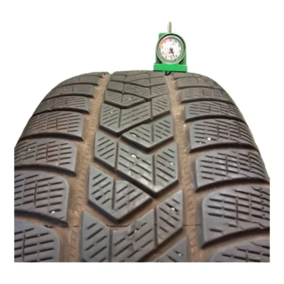 Pirelli Scorpion Winter TM 235/55 R18 104H usato