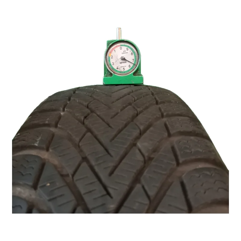 Pirelli Winter Cinturato TM 175/65 R15 84T usato