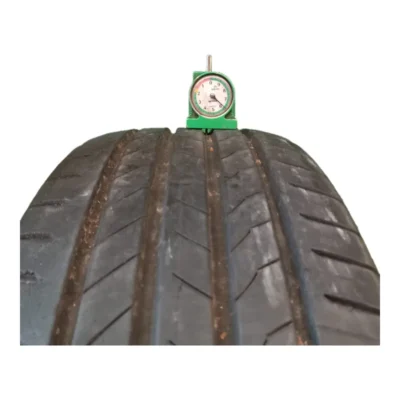 Bridgestone ALENZA 001 225/65 R17 usato