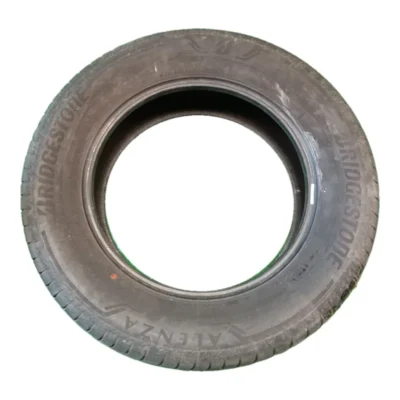 Bridgestone ALENZA 001 225/65 R17 usato