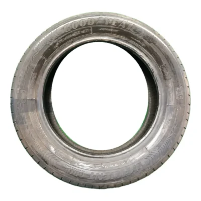Goodyear Efficient Grip Performance 215/55 R16 usato