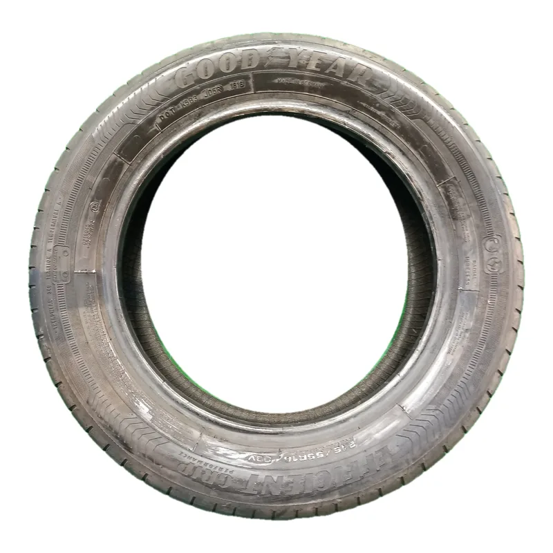 Goodyear Efficient Grip Performance 215/55 R16 usato