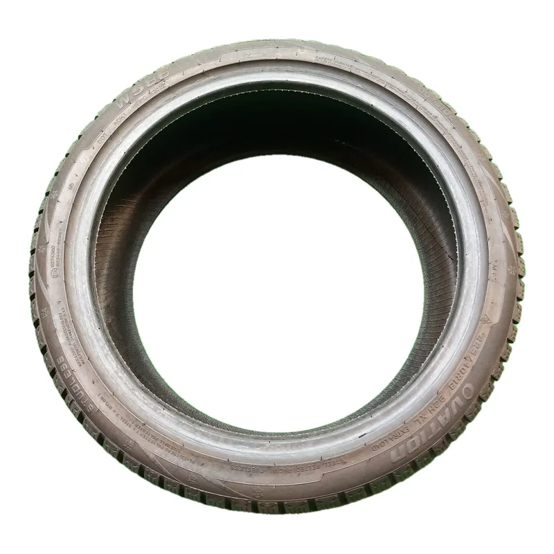 Ovation W586 225/40 R18 92H invernale usato