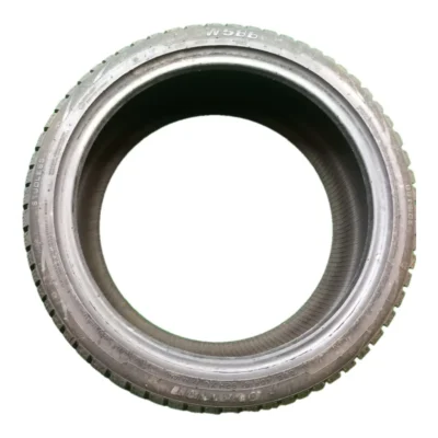 Ovation W586 225/40 R18 92H invernale usato