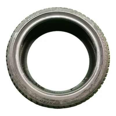 Pirelli Sottozero 3 225/40 R18 92V usato