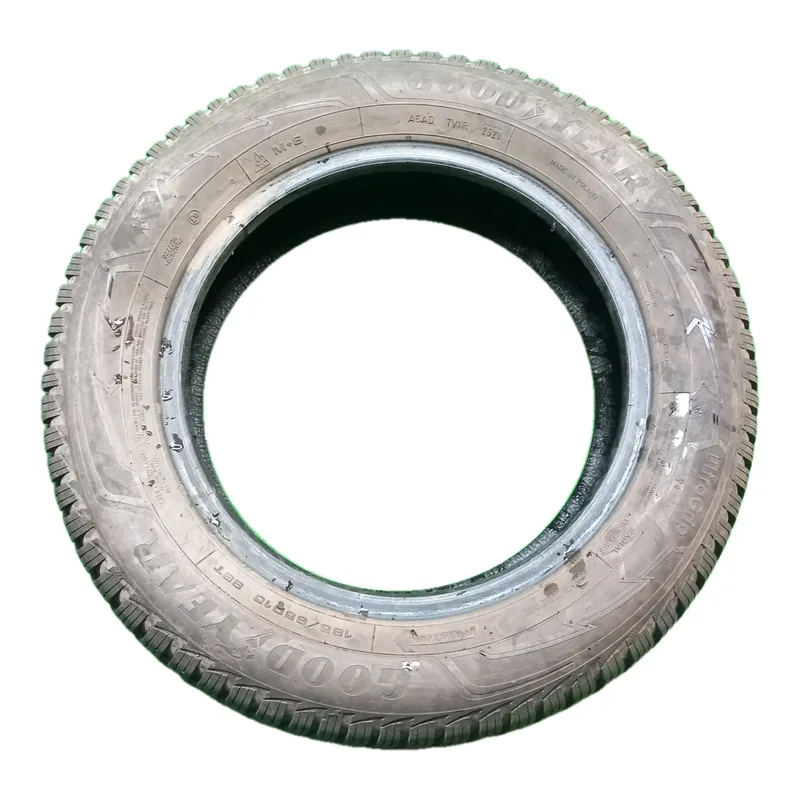 Goodyear UltraGrip 9+ 185/65 R15 usati 2021