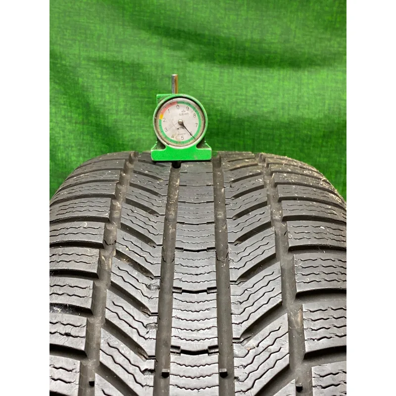 Continental WinterContact ts870P 235/50 R19 99H usato