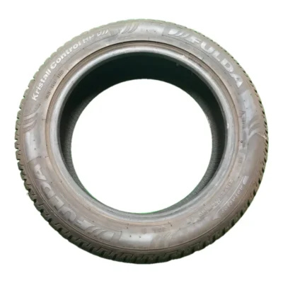 Fulda Kristall Control HP2 215/55 R17 usato