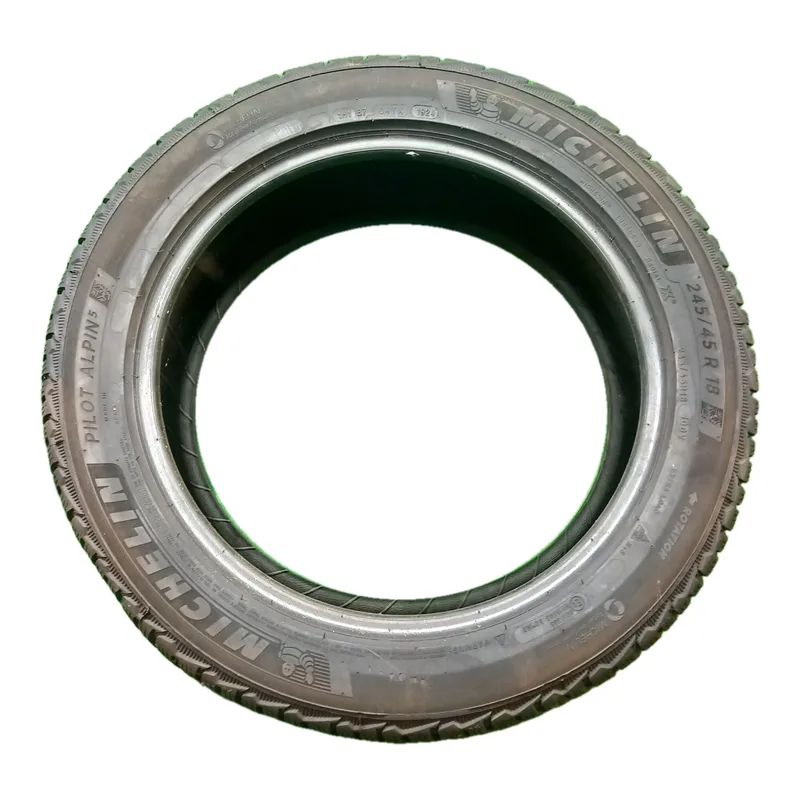 Michelin Pilot Alpin 5 245/45 R18 usato invernale