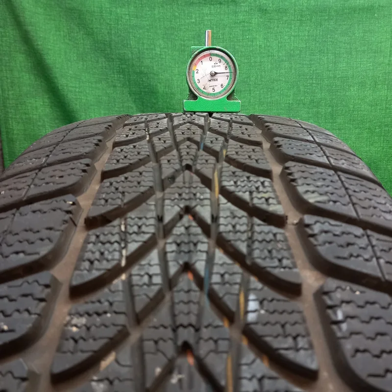 Dunlop SP WINTER SPORT 4D 235/55 R19 101V usato