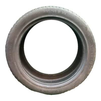 Vredestein Quatrac 5 235/45 R19 99W usato