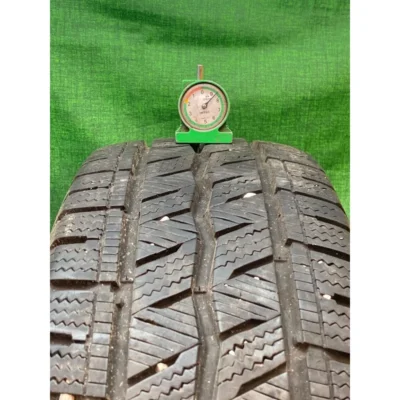 Hankook Winter i*cept LV 215/65 R16C usato