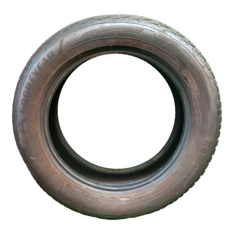 Goodyear UltraGrip Performance 3 225/55 R17 usato