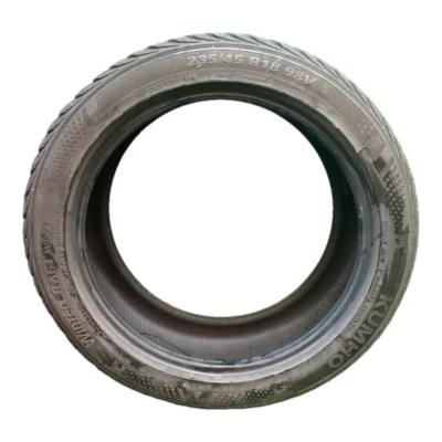 Kumho WIATECRAFT WP71 235/45 R18 98V invernale usato