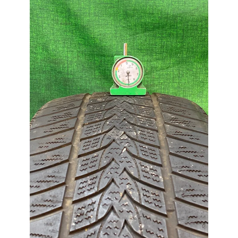 Minerva FROSTRACK UHP 215/40 R18 89V invernale usato