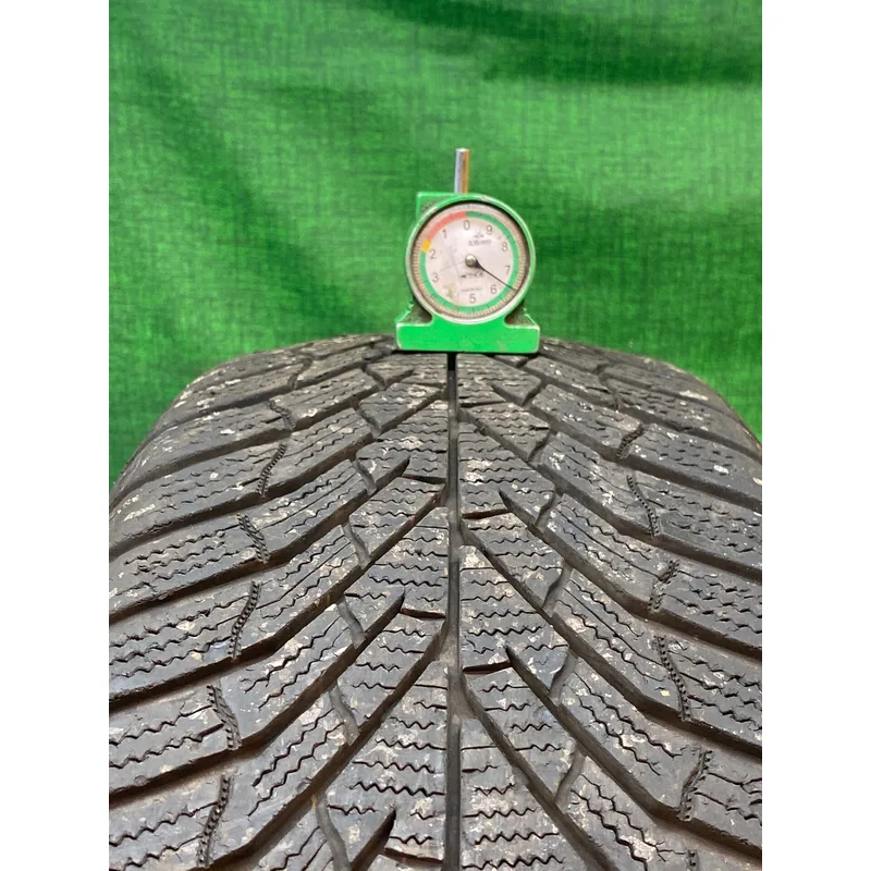Kumho WINTERCRAFT WP52 215/60 R17 usato