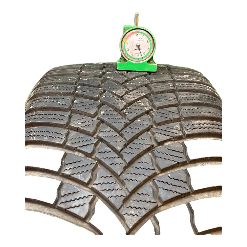 Bridgestone Blizzak LM001 EVO 225/45 R17 91H usato