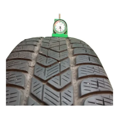 Pirelli Scorpion Winter 215/60 R17 usato 2022