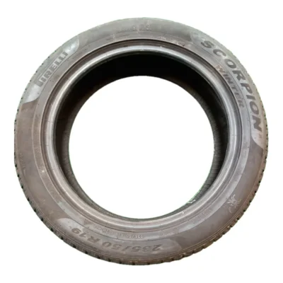 Pirelli Scorpion Winter 235/50 R19 103H usato