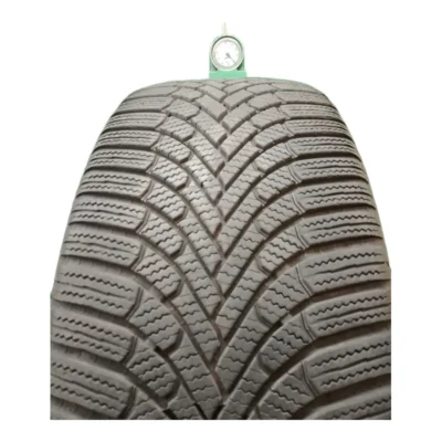 Bridgestone BLIZZAK 225/65 R17 94V usato