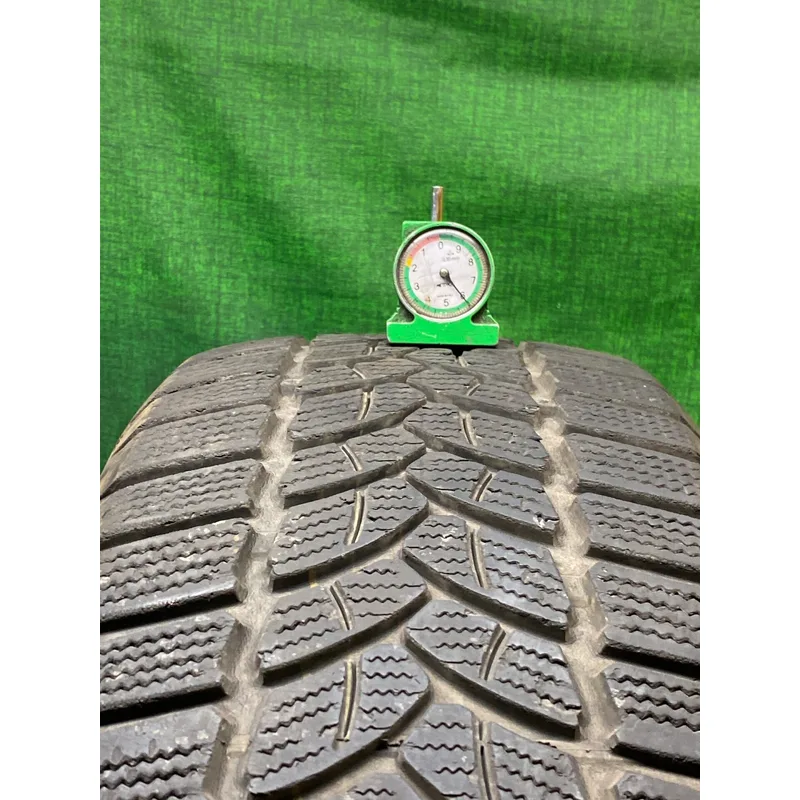 Firestone Winterhawk 3 215/55 R17 98V usato