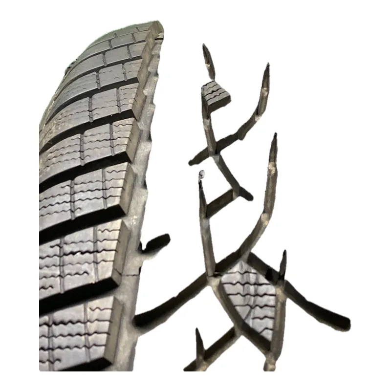 Goodyear UltraGrip Performance+ 215/60 R16 usato
