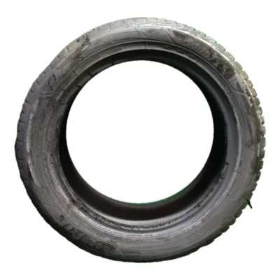Goodyear UltraGrip Performance + 235/50 R18 usato
