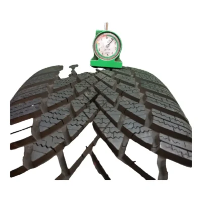 Bridgestone Blizzak LM005 205/45 R17 88V usato