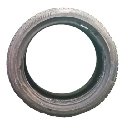 Bridgestone Blizzak LM005 205/45 R17 88V usato