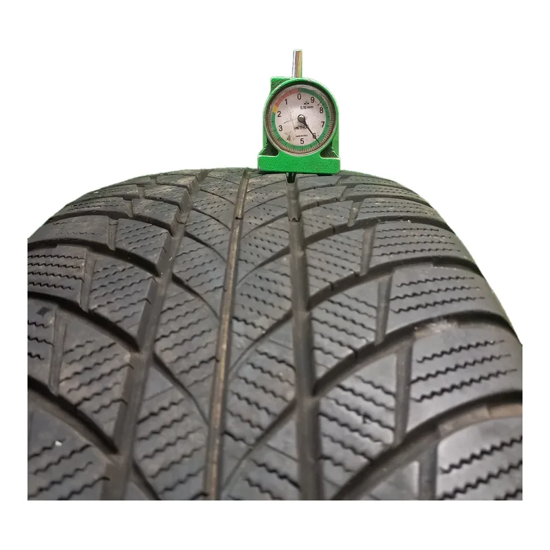 Bridgestone Blizzak LM001 225/60 R18 usato