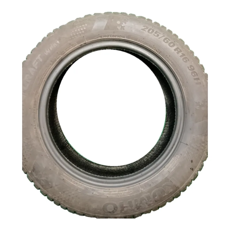 Kumho WINTERCRAFT WP51 205/60 R16 96H usato