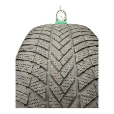 Bridgestone Blizzak LM 005 245/45 R19 usato