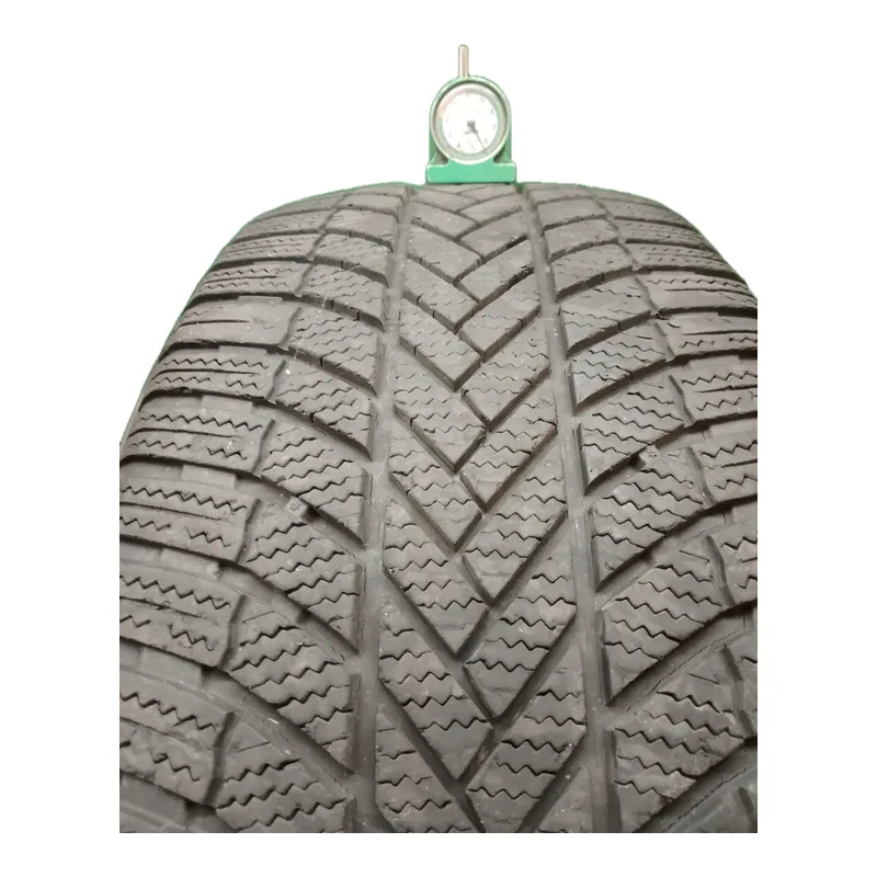 Bridgestone Blizzak LM 005 245/45 R19 usato