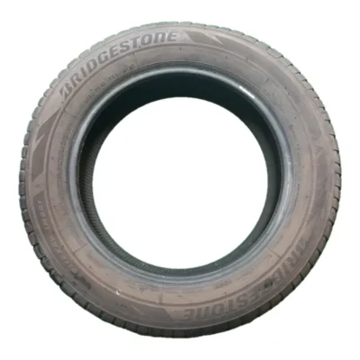 Bridgestone Blizzak LM001 225/60 R18 usato