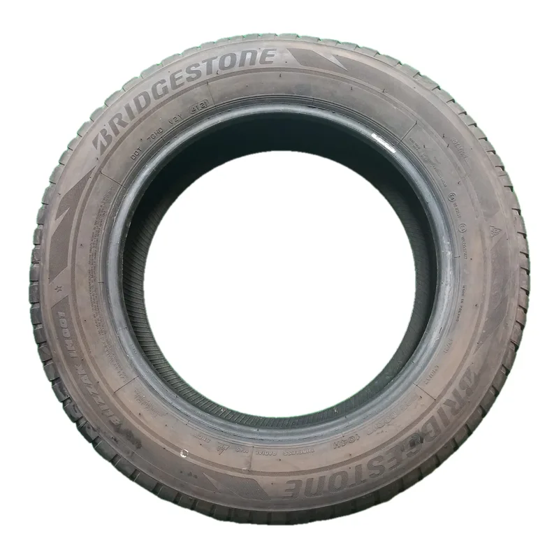 Bridgestone Blizzak LM001 225/60 R18 usato