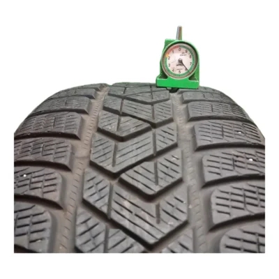 Pirelli Scorpion Winter 235/50 R19 103H usato