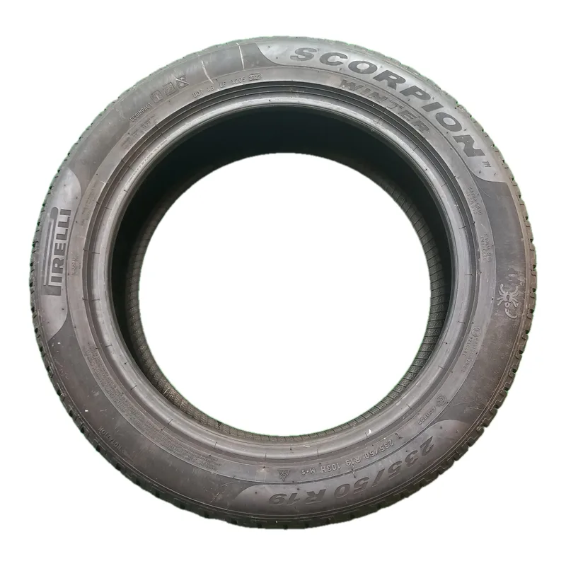 Pirelli Scorpion Winter 235/50 R19 103H usato