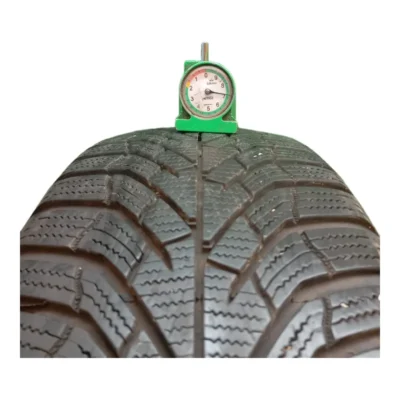 Kumho Winter Raft WP52 215/65 R17 99V usato