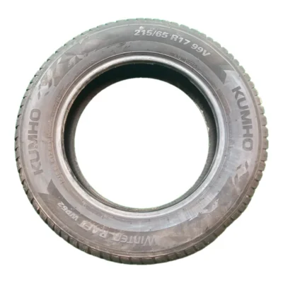 Kumho Winter Raft WP52 215/65 R17 99V usato