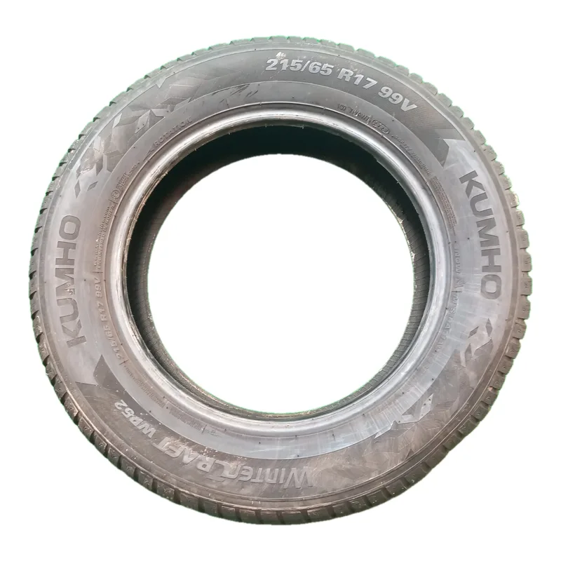 Kumho Winter Raft WP52 215/65 R17 99V usato
