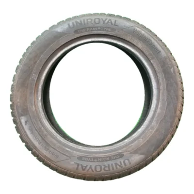 Uniroyal WinterExpert 215/60 R17 96H usato