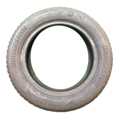 Bridgestone Blizzak LM005 215/60 R17 usati