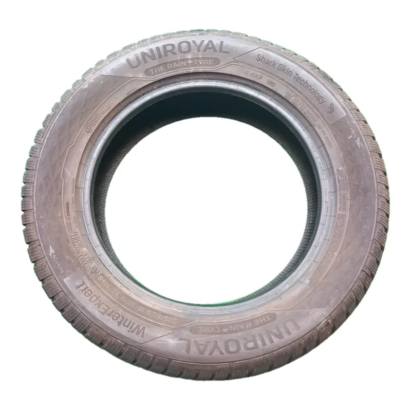 Uniroyal WinterExpert 235/60 R18 107V usato
