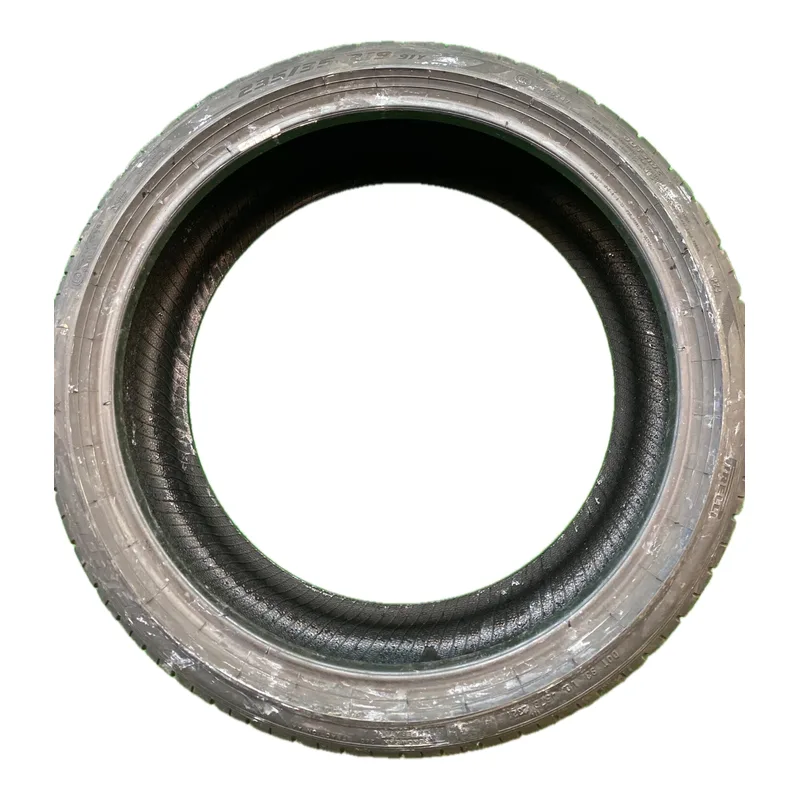 Pirelli P Zero TM 245/35 R19 91Y usato