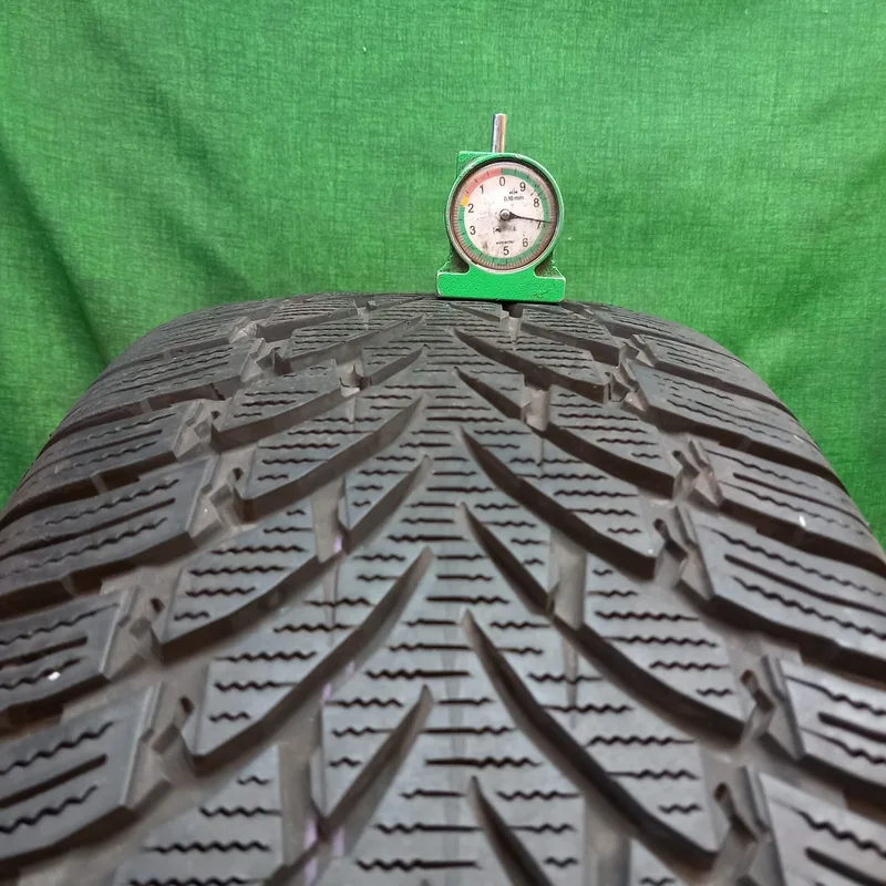 Nokian Tyres WR SUV 4 235/55 R18 104H usato