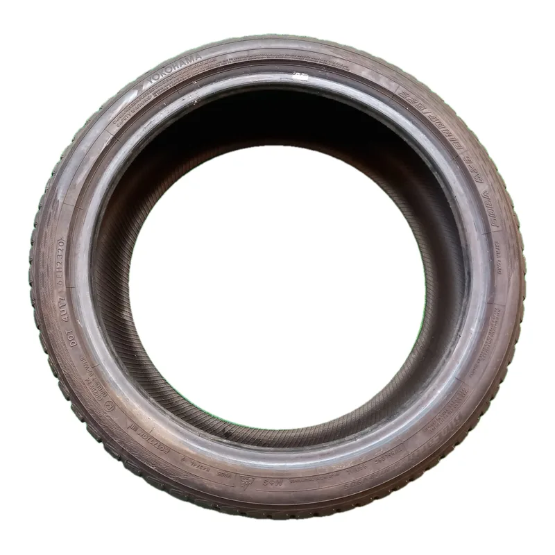Yokohama V905 225/40 R18 92W invernale usato