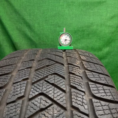 Pirelli Winter Sottozero 3 275/40 R19 usato