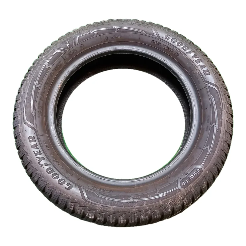 Goodyear UltraGrip 9+ 175/65 R15 usato